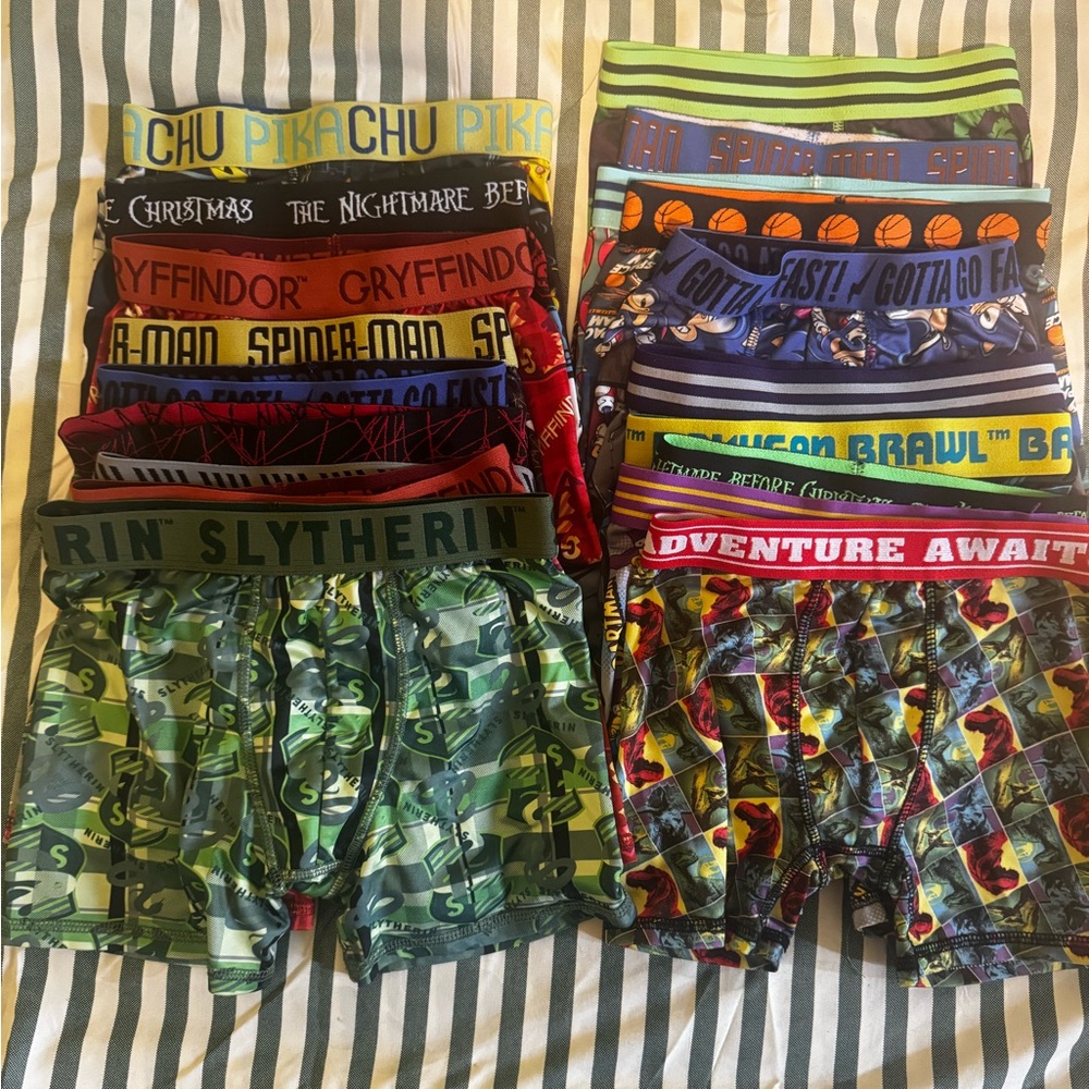20 Assorted Themed Boxer Shorts Sz 6 & 8